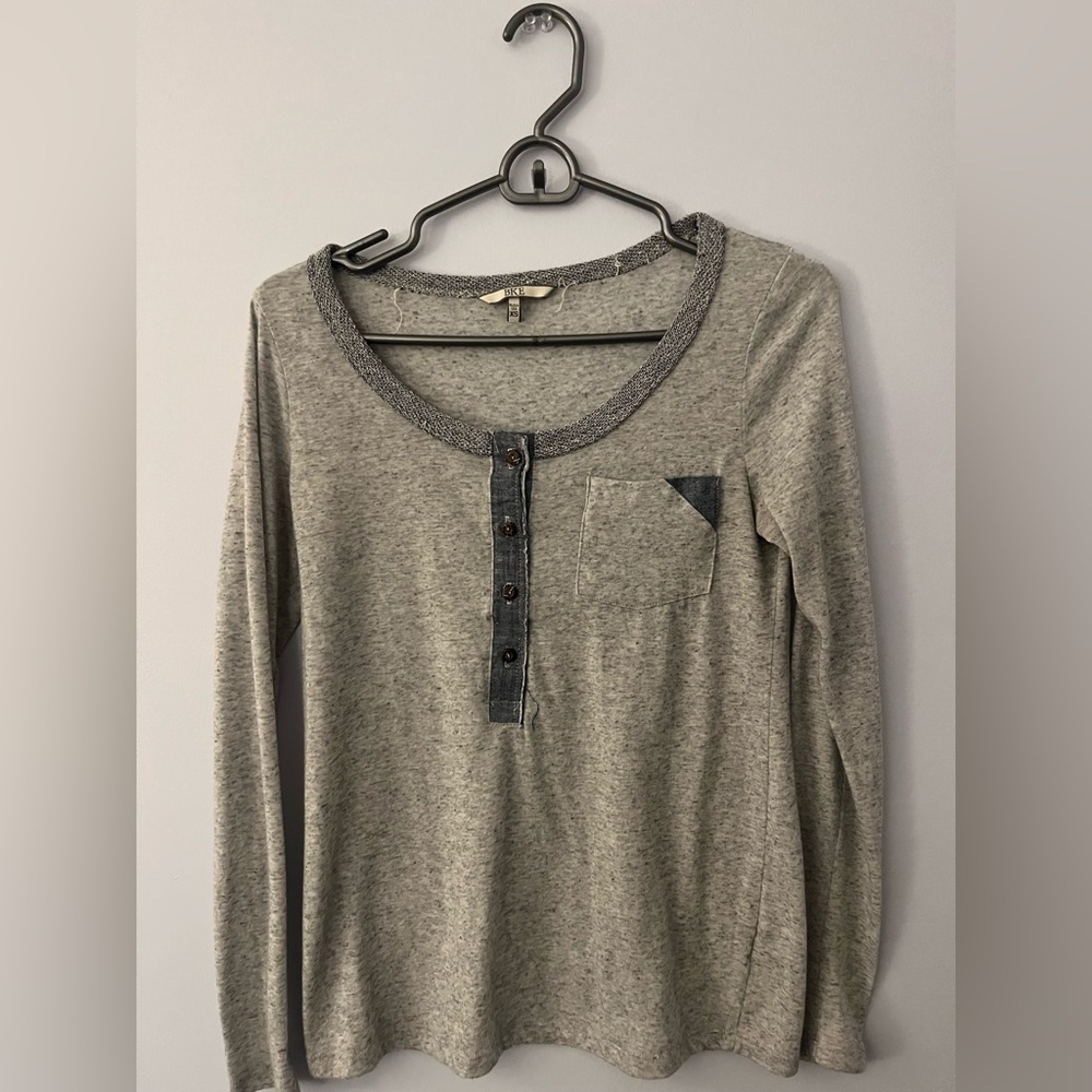 BKE gray size XS long distressed long sleeved shirt